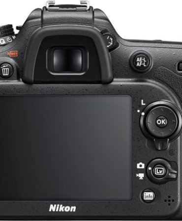 buy Nikon D7200 DX-format DSLR Body+18-140mm lens in kumasi